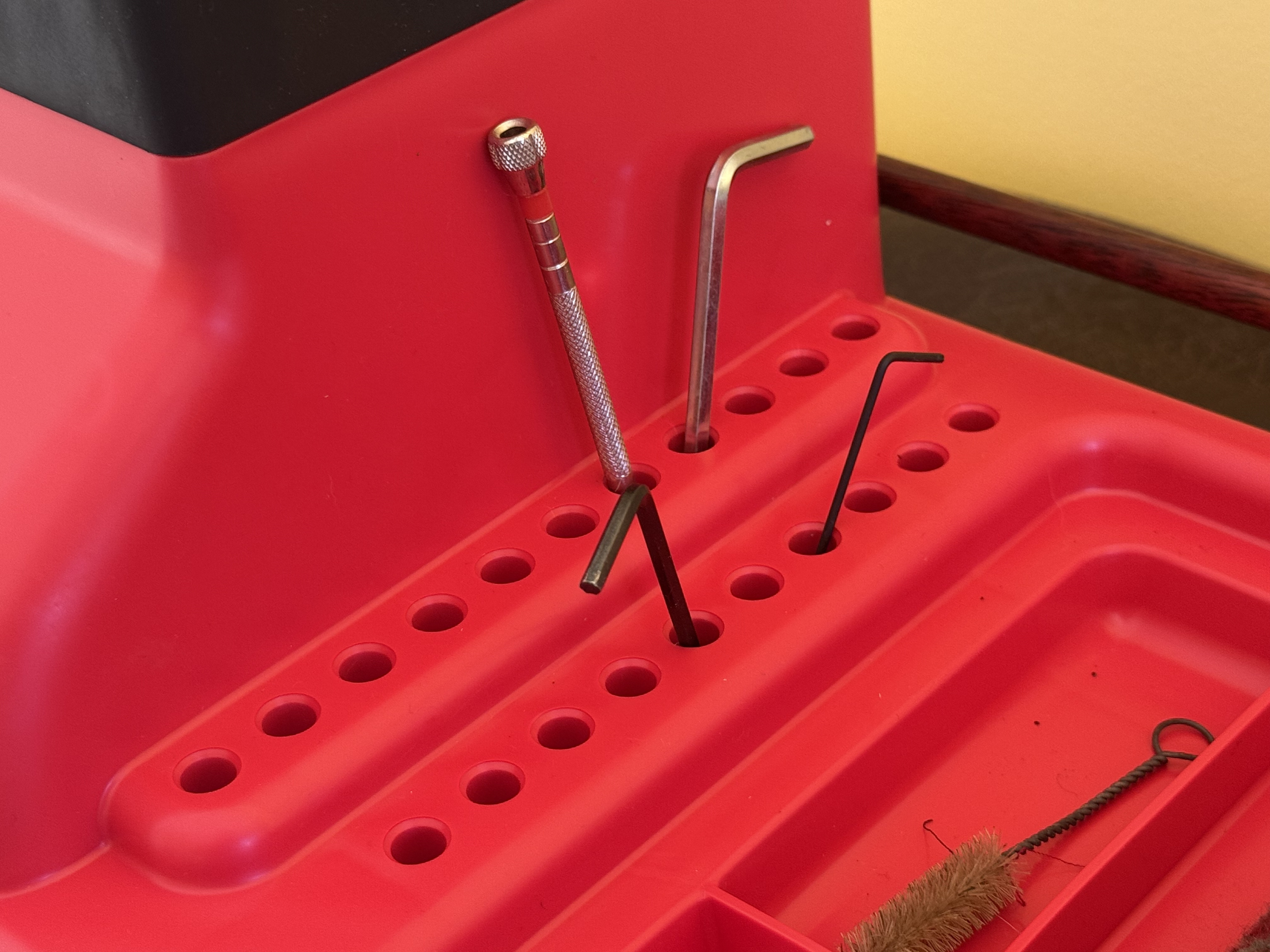 Les logements moul�s re�oivent aussi bien des embouts que des brosses ou de petits ustensiles.