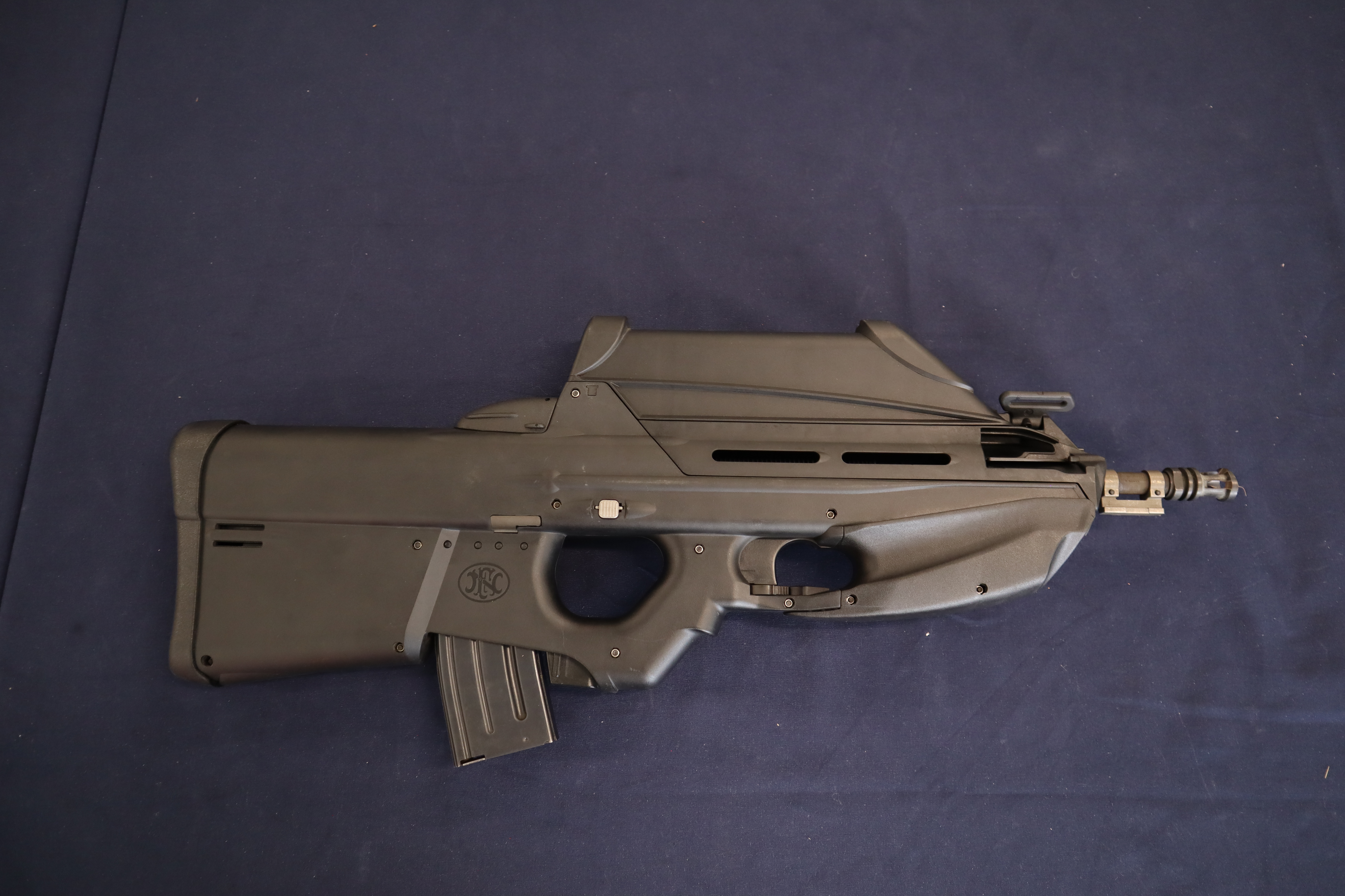 Le F2000 a une esth�tique unique qui participe � son ergonomie.