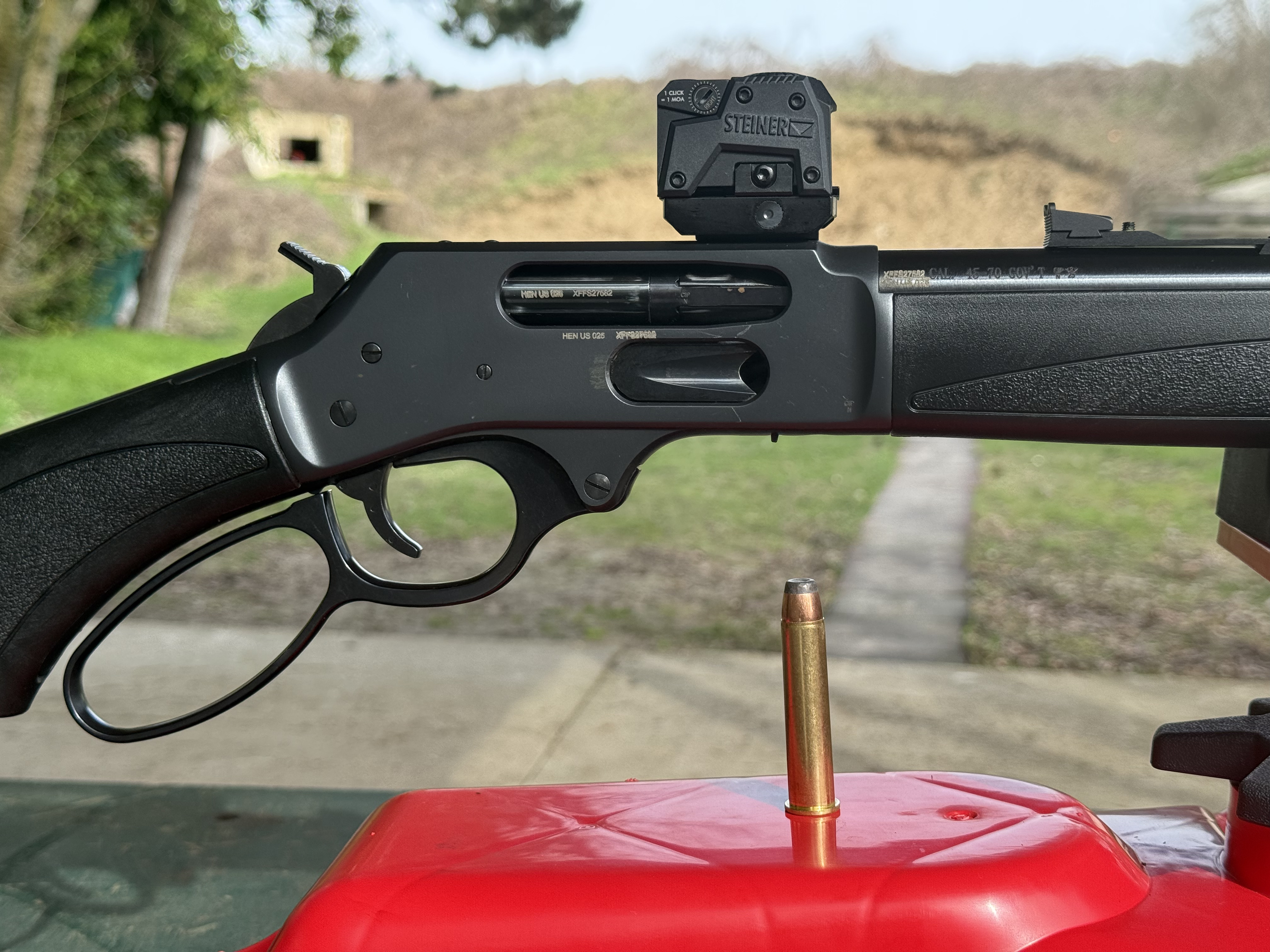  le mod�le X avec un point rouge Steiner MPS de 3,3 MOA