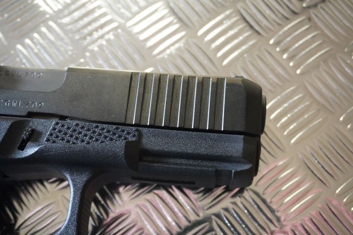  Les serrations ont �t� approfondies