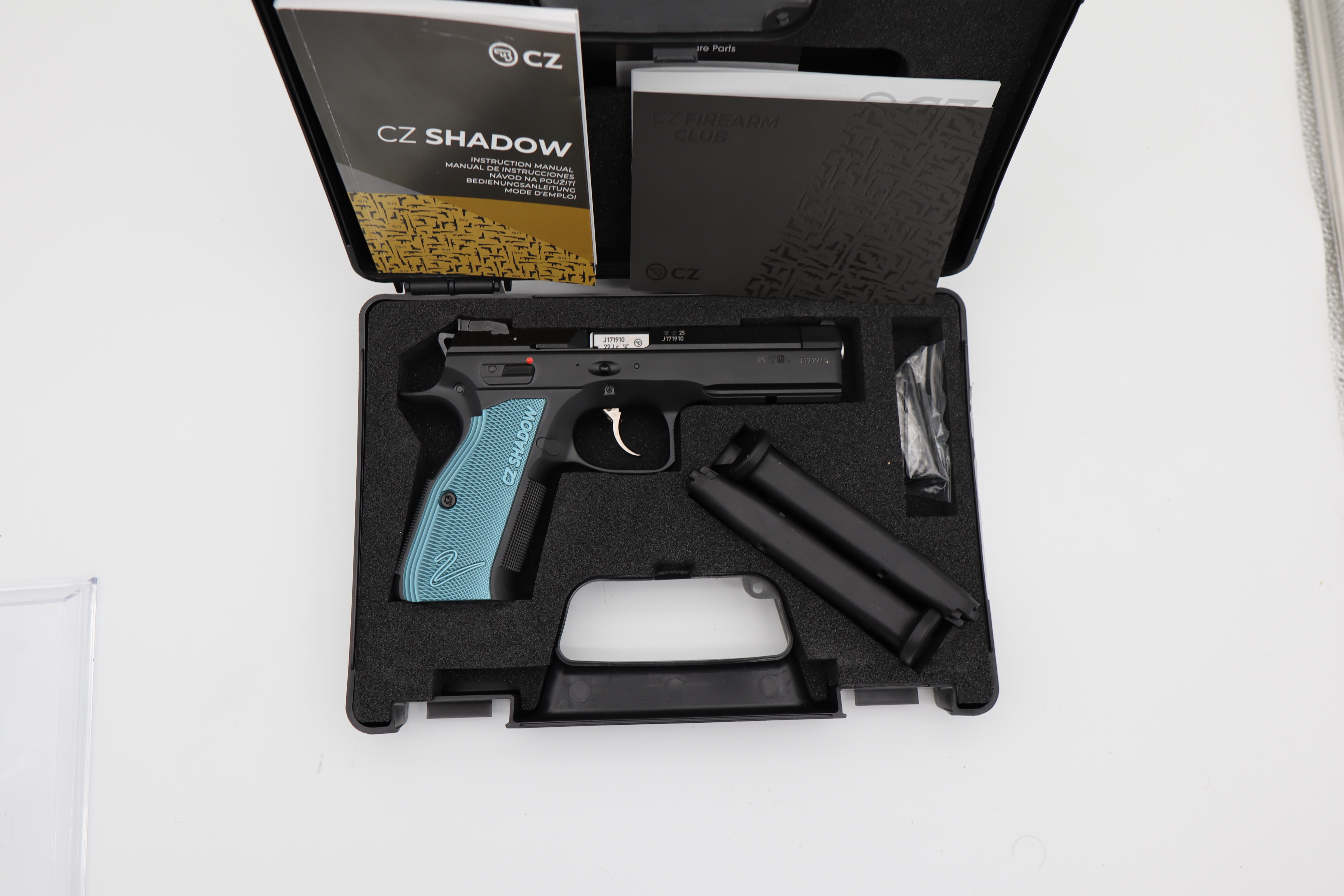 deux chargeurs de 10 cartouches