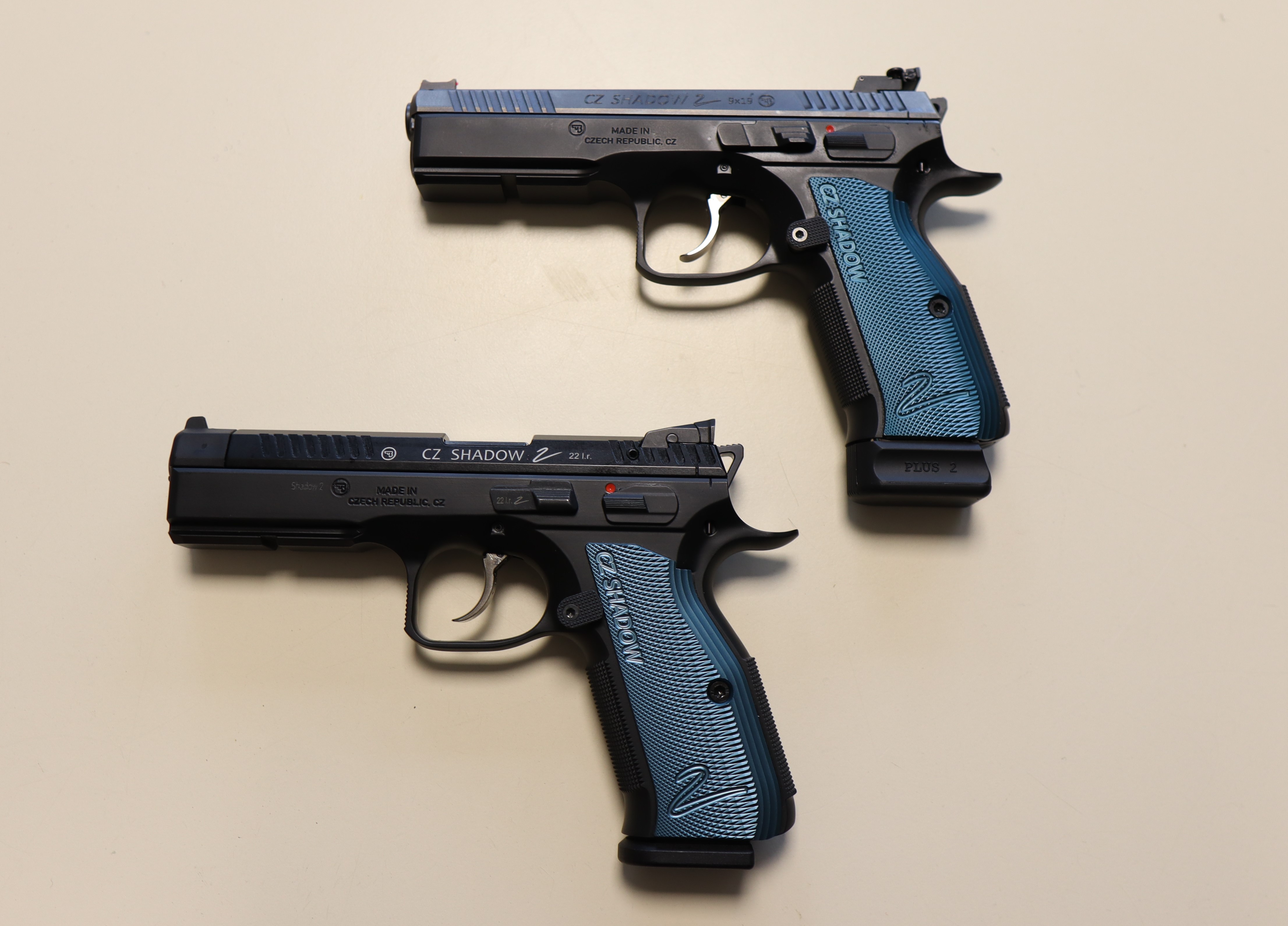 le CZ Shadow 2 en 9x19 mm  et le .22 LR 
