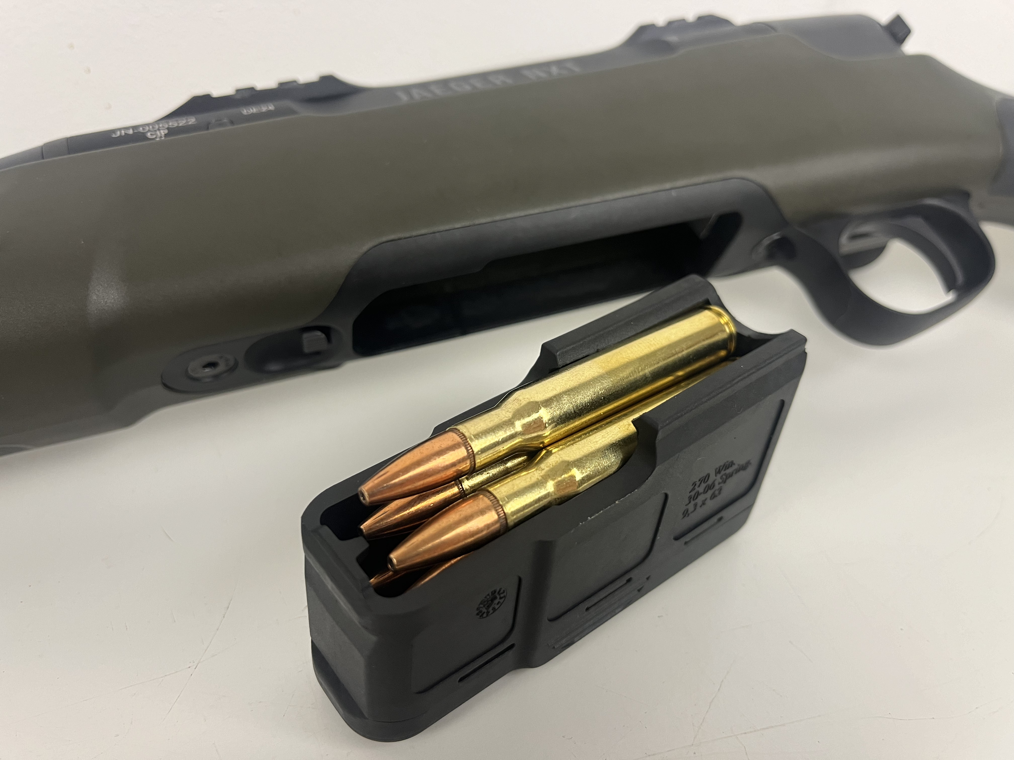 la Haenel NXT,  un chargeur � double pile classique
