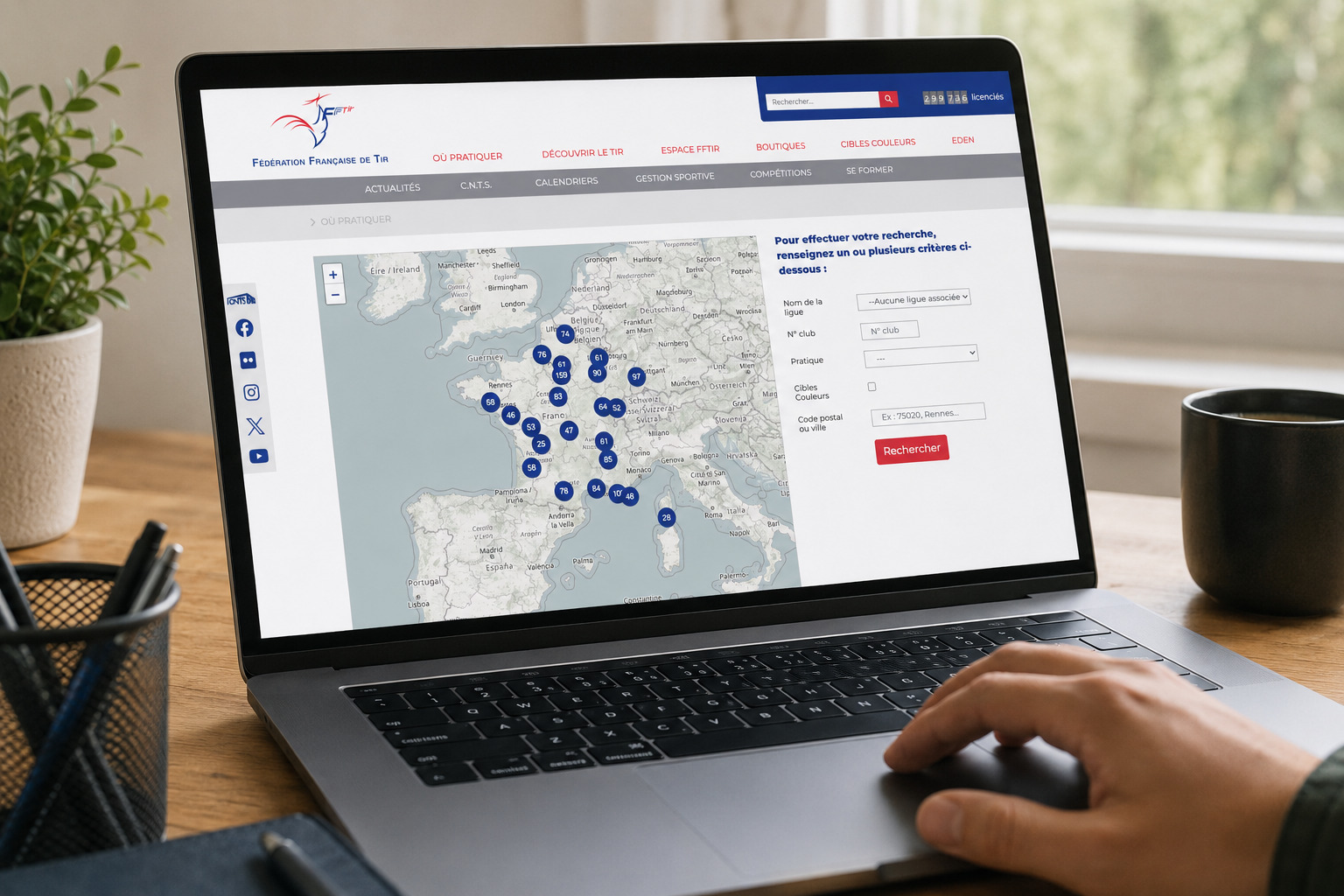 Page 'O� pratiquer' du site fftir.org affichant la carte interactive des clubs de tir en France.