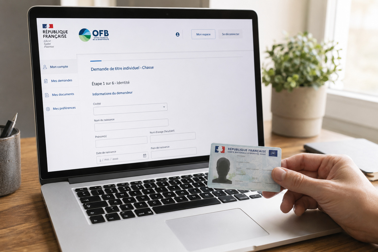 Inscription en ligne au permis de chasser sur le portail OFB, formulaire d'identit� affich� sur �cran d'ordinateur.