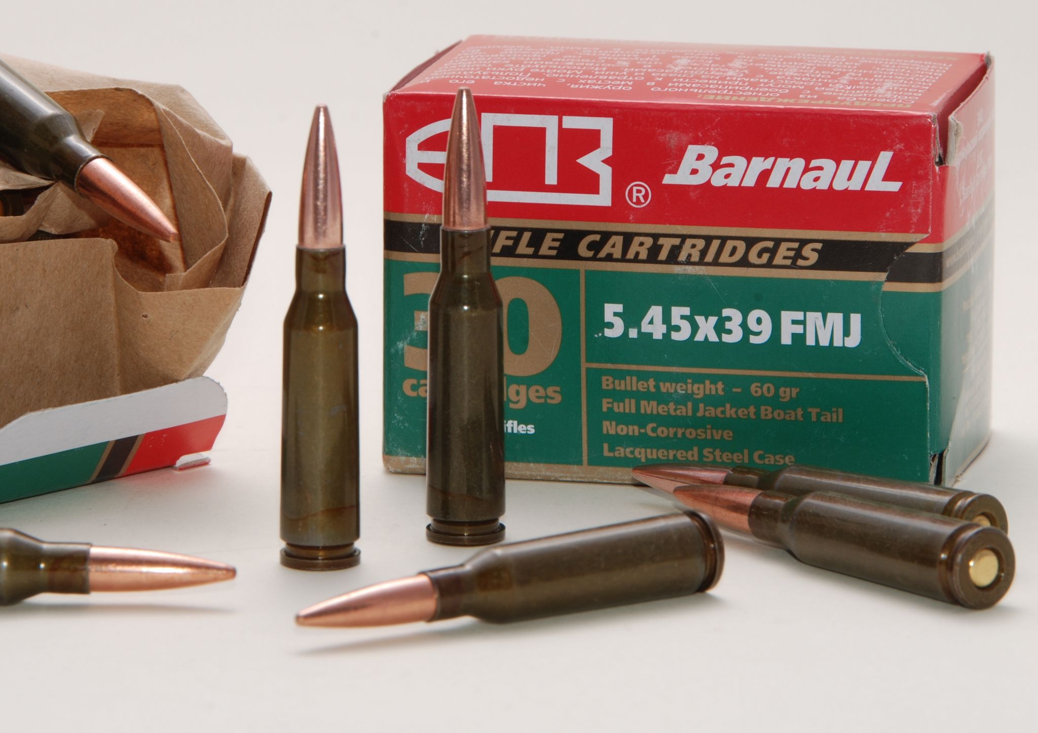 Le 5,45x39 mm sovi�tique reprend le concept de munition de petit calibre � haute vitesse en rempla�ant le 7,62x39 mm.