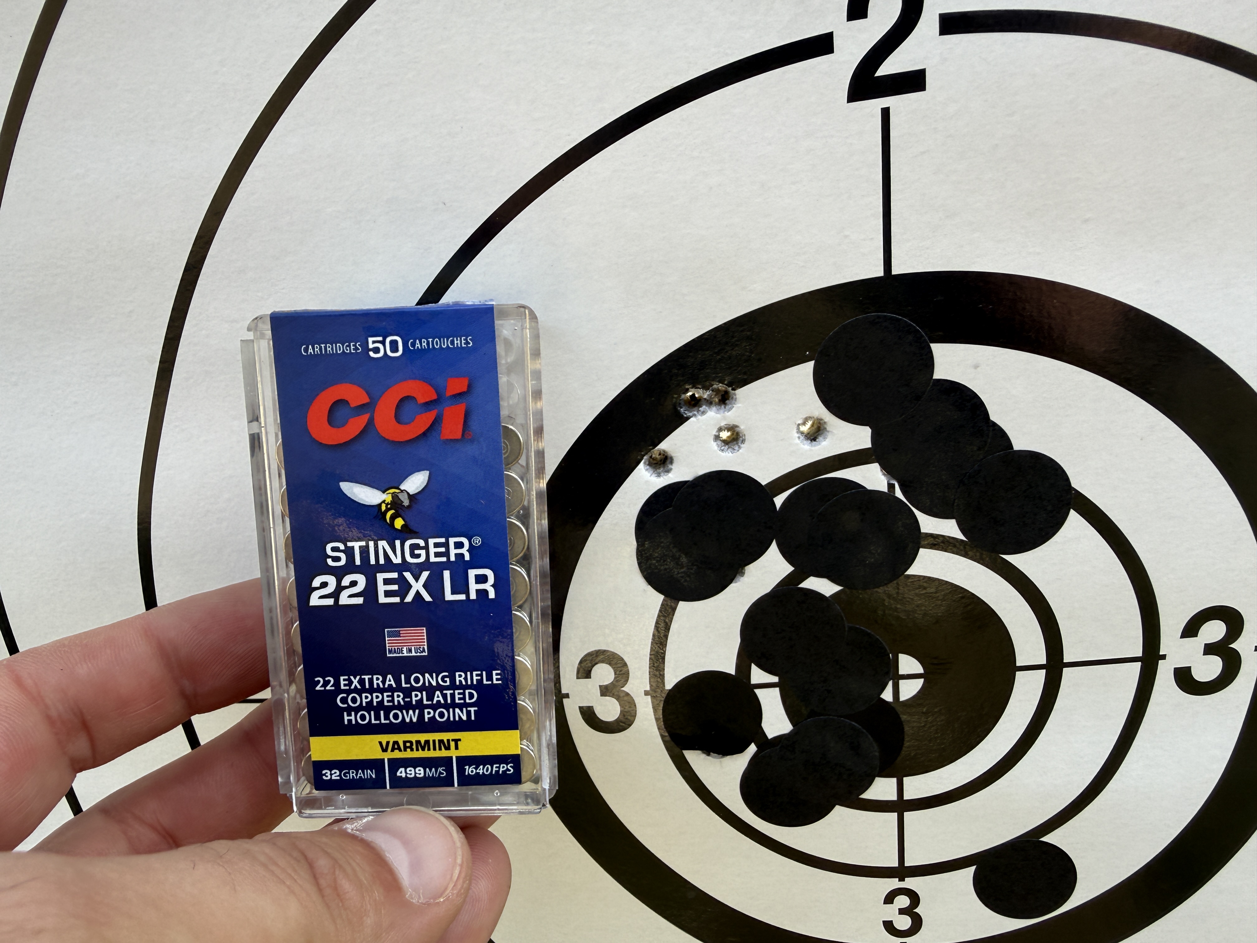 Un groupement de chasse, pas de match : la vitesse et l'expansion priment sur le point chez la Stinger. Du reste, ce groupement � 50 m�tres tient ais�ment la bo�te cr�nienne d'un ragondin, par exemple.