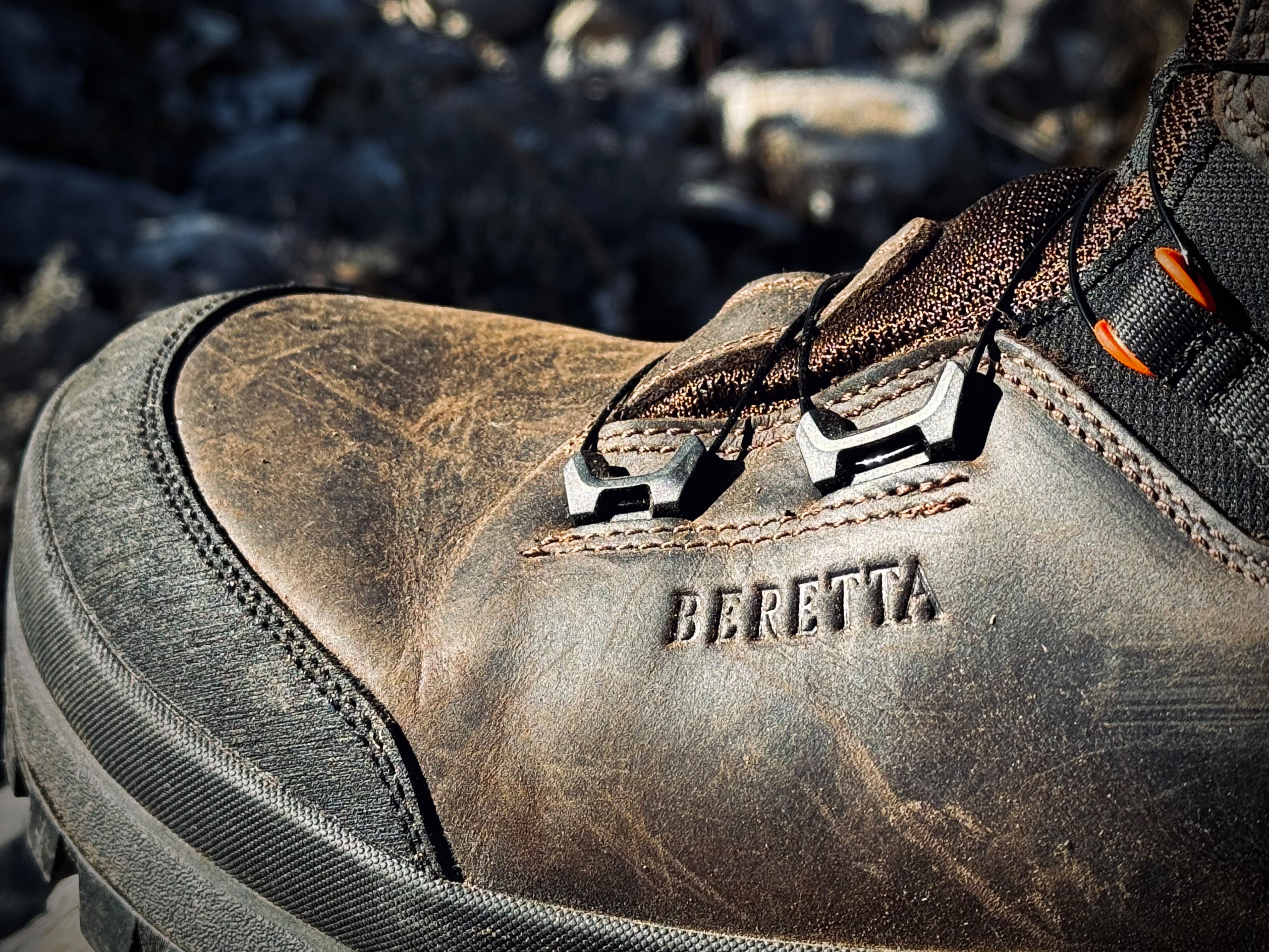 Nubuck gras, Cordura et renforts anti-abrasion : l'Arabuko GTX est taill�e pour les pentes.