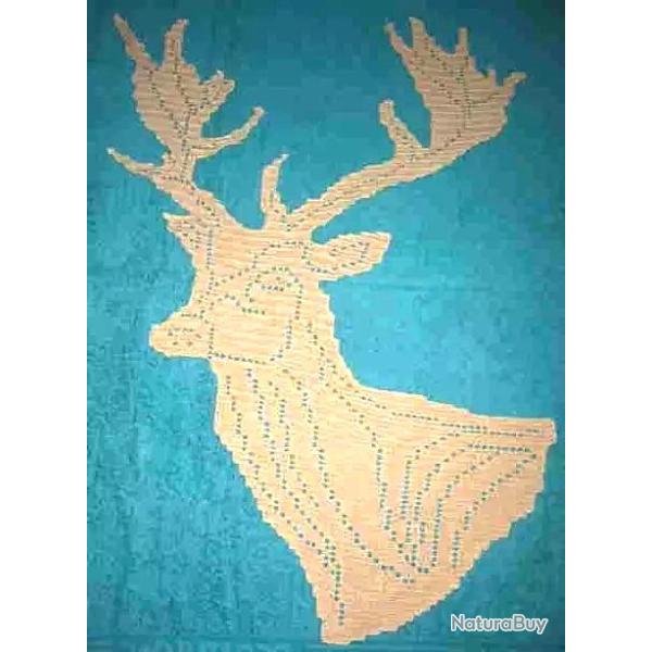 T�te de cerf ,troph�e en trompe l'oeil .  Art textile crochet fait main neuf. Collection Chasse
