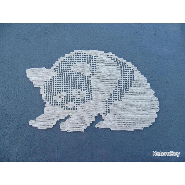 Panda ,d�co textile, napperon en dentelle de Crochet .