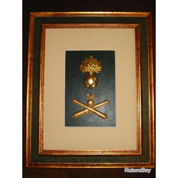 Napolon cadre avec grenade et canons