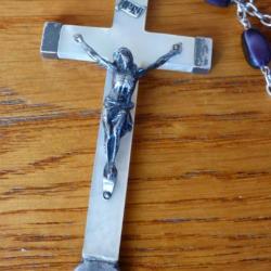 SUPERBE CHAPELET RELIGIEUX ANCIEN AVEC CROIX EN ARGENT POINCONNEE + PIERRES MAUVES NATURELLES