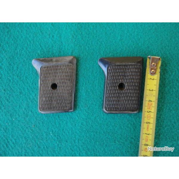 Deux plaquettes pistolet.