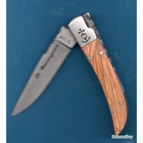 le CAMARGUAIS couteau 10.5 OLIVIER GRATUIT grav� Pr�nom