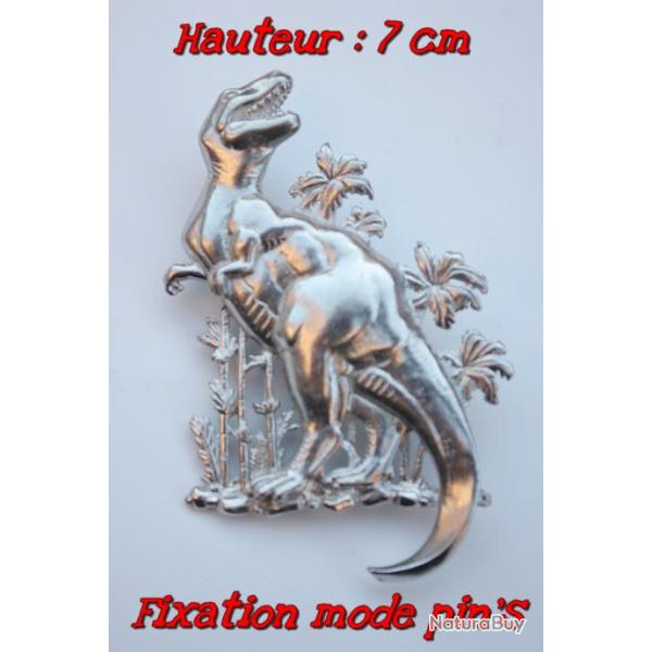 Insigne �tain finition argent repr�sentant un T-Rex (hauteur:7 cm )