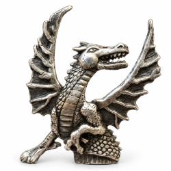 Insigne Pin's Dragon Ail&eacute; en &Eacute;tain - Cr&eacute;ature Fantastique M&eacute;di&eacute;vale - 50 mm