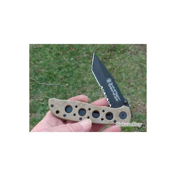 Couteau SMITH&WESSON DESERT TANTO SERRATED SW5TBSD