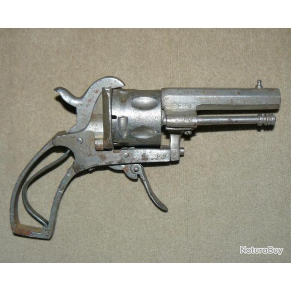 REVOLVER A BROCHES DE LA MANUFACTURE DE SAINT ETIENNE