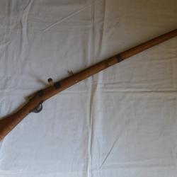 FUSIL DES BATAILLONS SCOLAIRES-MODELE EN BOIS DE MANIPULATION-FABRICANT GOMBIER A VALENCE-VERS 1880