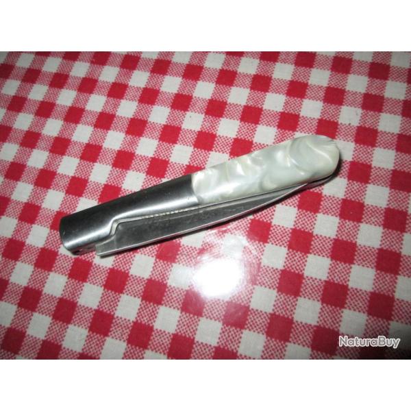 couteau Vendetta petit mod�le manche blanc