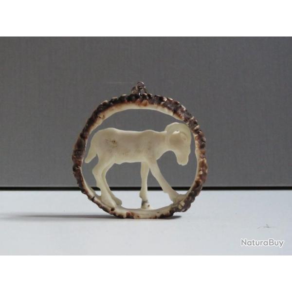 RARE v�ritable  sculpture d'un mouflon en bois de cerf sambar chasse troph�e taxidermie