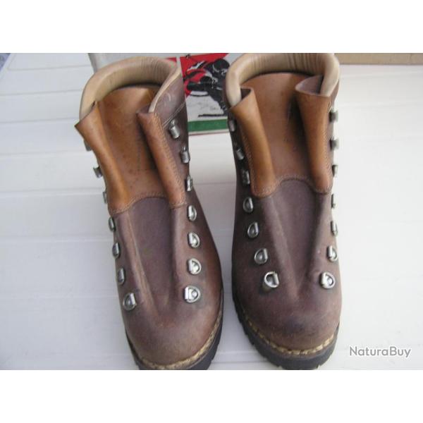 CHAUSSURES DE MONTAGNE