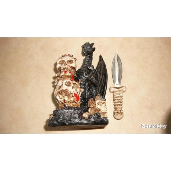 Statue cache couteau � huitres