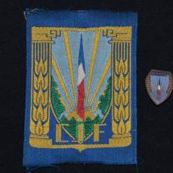 INSIGNE CHANTIER DE JEUNESSE CJF-TISSU ET REDUCTION INSIGNE DRAGO PARIS-OCCUPATION-ETAT FRANCAIS 2&deg;W