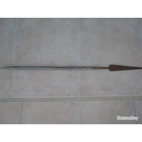 lance sagaie africaine ancienne  grav�e