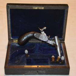 PISTOLET LEFAUCHEUX A DEUX CANONS CALIBRE 7 mm A BROCHE-FABRICATION St ETIENNE-EPOQUE SECOND EMPIRE