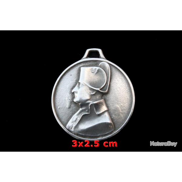 M�daillon repr�sentant  Napol�on 1ier a1