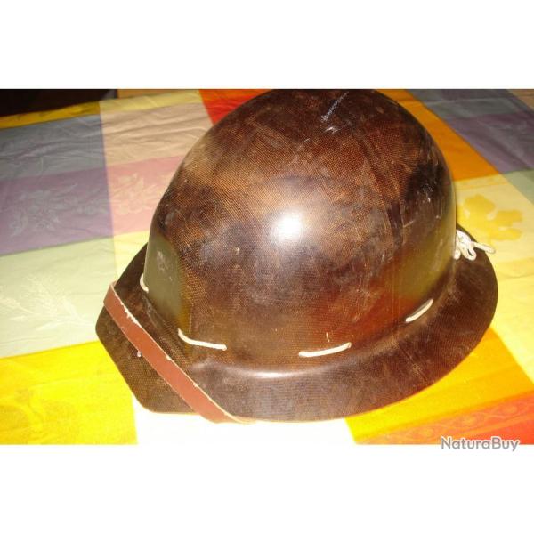 ASSEZ RARE ANCIEN CASQUE EN RESINE CERTAINEMENT D'ELECTRICIEN OU D'EMPLOYE DE CENTRALE OU DE MINEUR