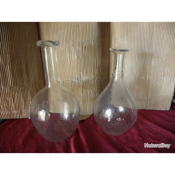 2 vintage d�canteurs en verre