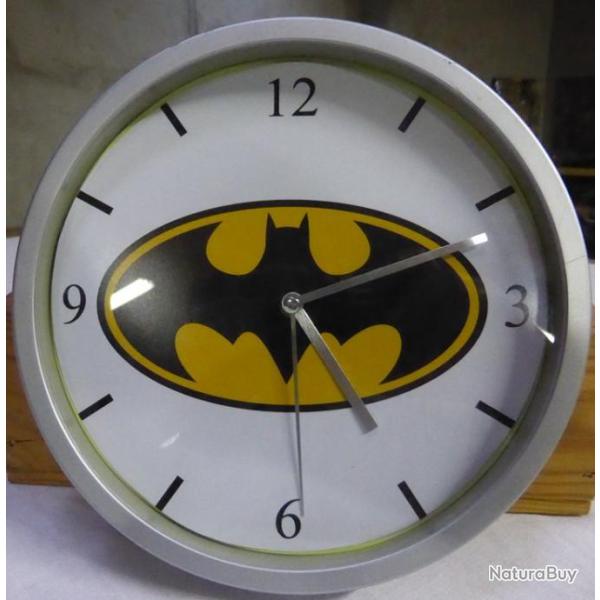 Horloge pendule 20 cms BATMAN ( d�cor cadeau KDO DKO
