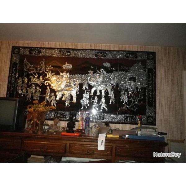 VIETNAM TABLEAU NACRE ET LAQUE EN ' PANNEAUX BOIS  SCENE DE GUERRE