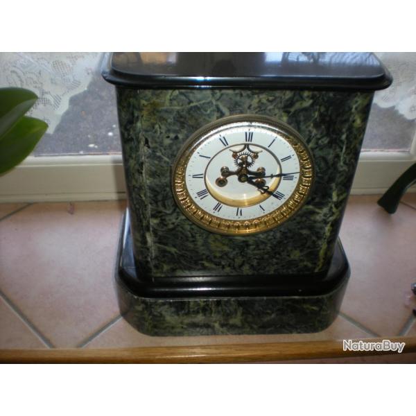 pendule en marbre vein� vert napol�on III  de 1800/1900