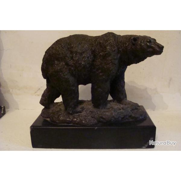 Bronze d'ours polaire tr�s r�aliste