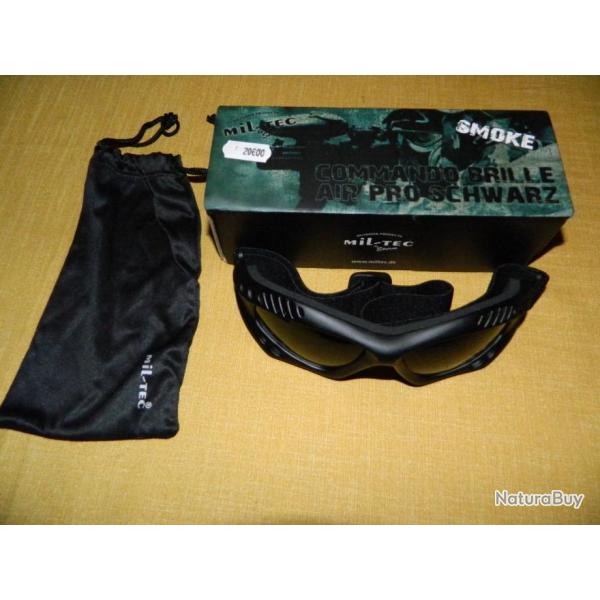 Lunettes-masque Commando Air Pro Mil-Tec fum�es