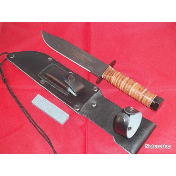 DAGUE DE CHASSE AVEC ETUI ET PIERRE D'AFFUTAGE