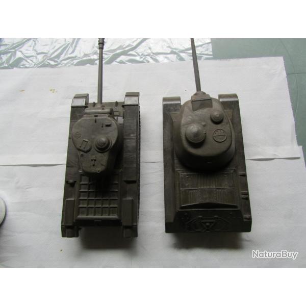 LOT DE 2 CHARS DE CAISSE A SABLE D?�TAT MAJOR GUERRE 39-45