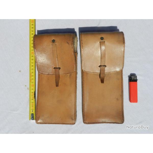 PISTOLET MITRAILLEUR MAT 49 : PAIRE PORTE CHARGEURS dat�s 1951 - CUIR FAUVE