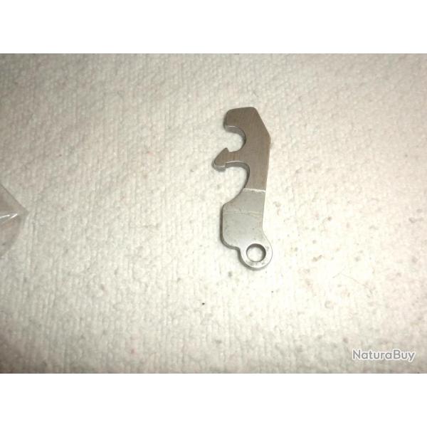 VENDU PAR CUIRASSIER11 CHIENS DE FUSIL S/A BENELLI 121 - 123 - SL80 N� 2