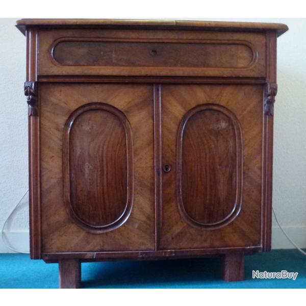 Buffet bas d' poque louis Philippe en noyer