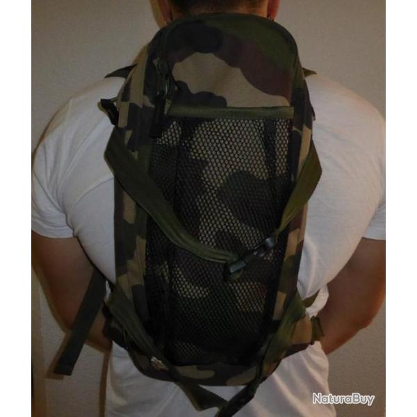 DESTOCKAGE : Sac d'hydratation CAMELBAK OPEX camouflage ( tactique commando assaut OPERATION )
