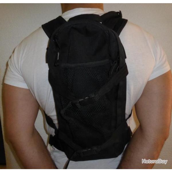 DESTOCKAGE : Sac d'hydratation CAMELBAK  noir ( tactique commando assaut OPERATION AIRSOFT PAINT )