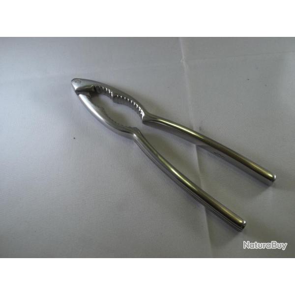 CASSE NOIX ET NOISETTES