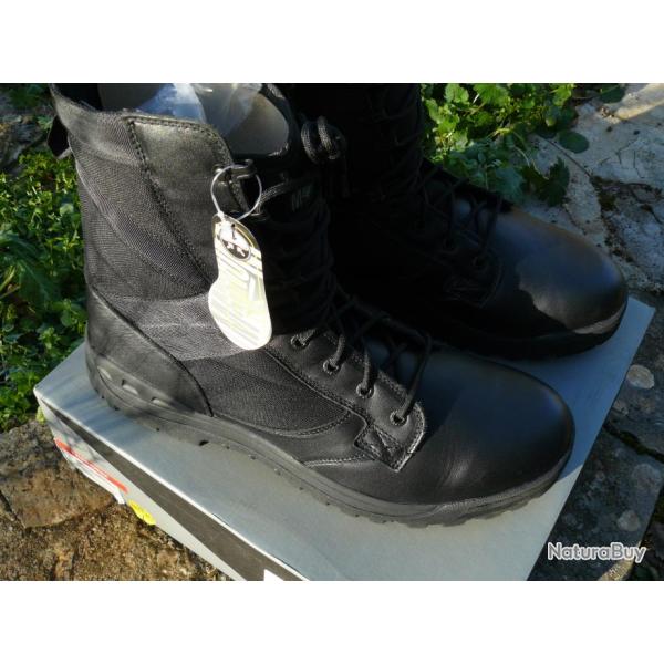 Chaussures  MAGNUM   AMAZON  Taille  48