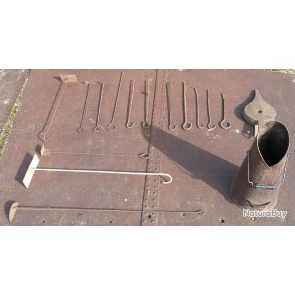 Tisonniers anciens raclettes soufflet seau � charbon en t b �tat