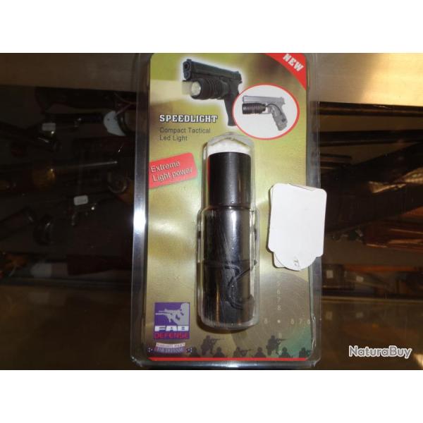 Lampe tactique pour arme de poing FAB DEFENSE