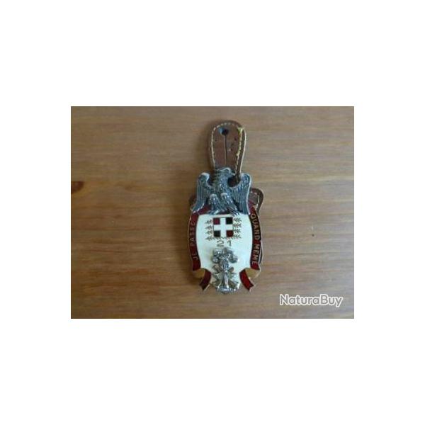 Insigne avec pucelle du 21 Cansuers Je passe quand m�me par Drago